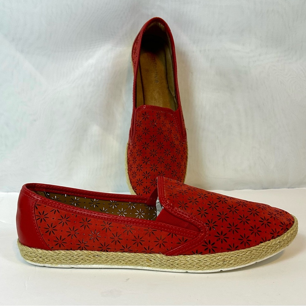 New Womens Comfortiva Pillowtop Red Perforated Leather Flats Shoes / size 11N